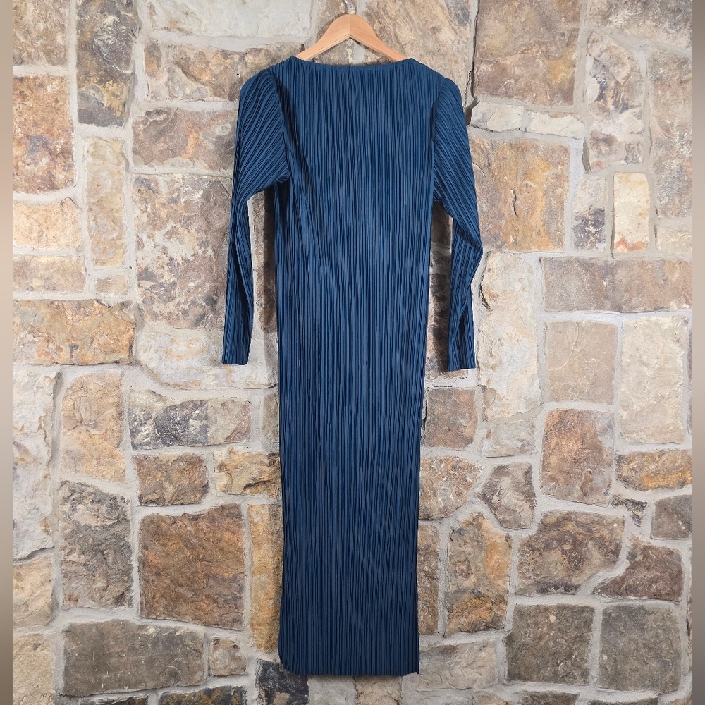Hatch Sora Pleated Crinkle Plisse Dress - Picture 4 of 7